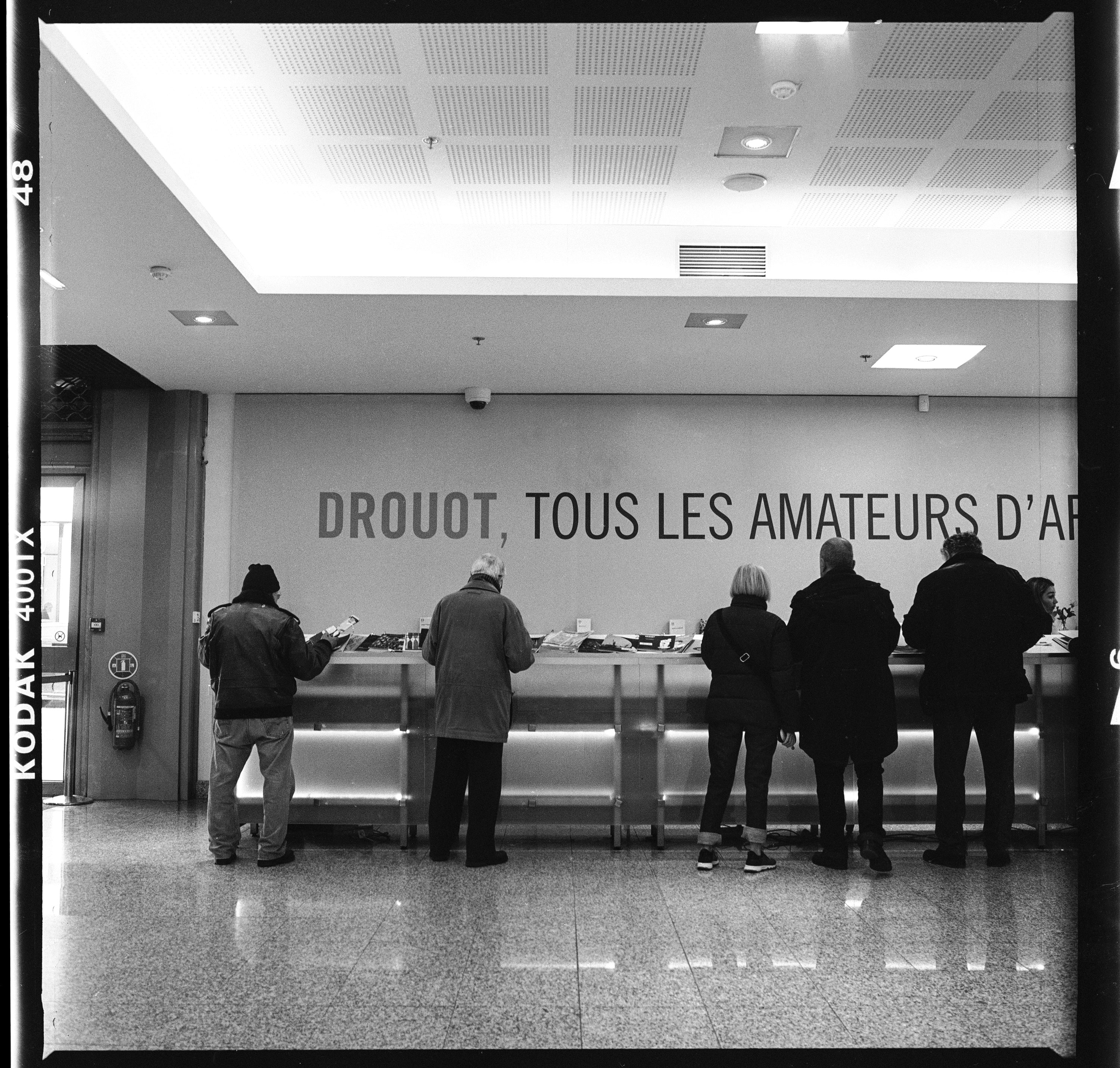 Photo d'Alexis Allemand à l'Espace Drouot - Les ventes aux enchères à Paris.