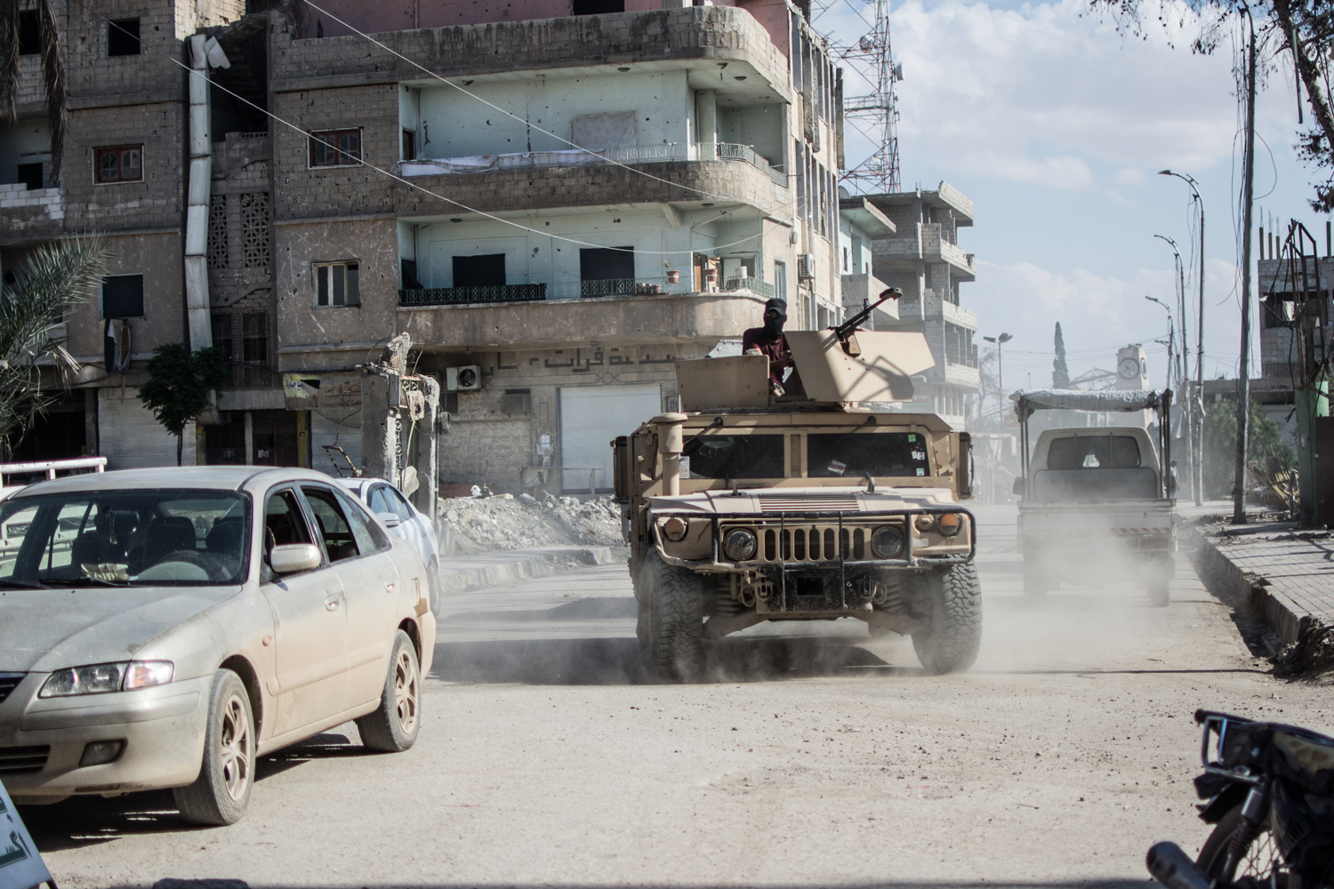 Notre reporter Pierre-Yves Baillet en Syrie avec les combattants kurdes.